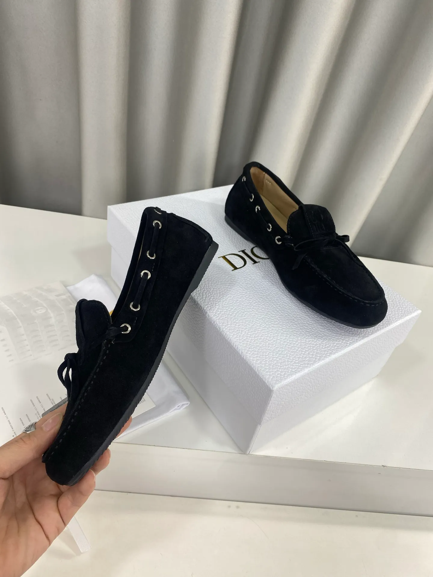 👟👟Ex-factory price 480👟👟 Women's shoes Women's clothing "Exclusive top version" DIOR Dior~25vs spring and summer popular casual flat loafer series... A shoe that does not conflict with shirts, simple partition design, a spring must-have, can be worn with any pants or skirt, very comfortable and beautiful on the feet... ❶Fabric: Original customized cow suede ❷Inner: Original customized sheepskin ❸Feet: sheepskin ❹Outsole: original molded wear-resistant rubber ❺Number of codes: 35-39 (40 customizations are non-refundable) ❻Packaging: Original full set of packaging ☀Color: 5 colors available simultaneously on the official website